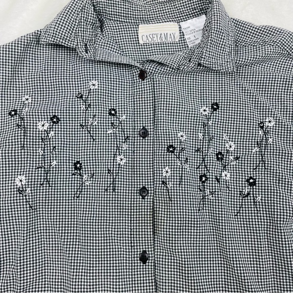 Casey And Max Women's Large Plaid Embroidered Floral Button Up Top Long Sleeve - Picture 6 of 9